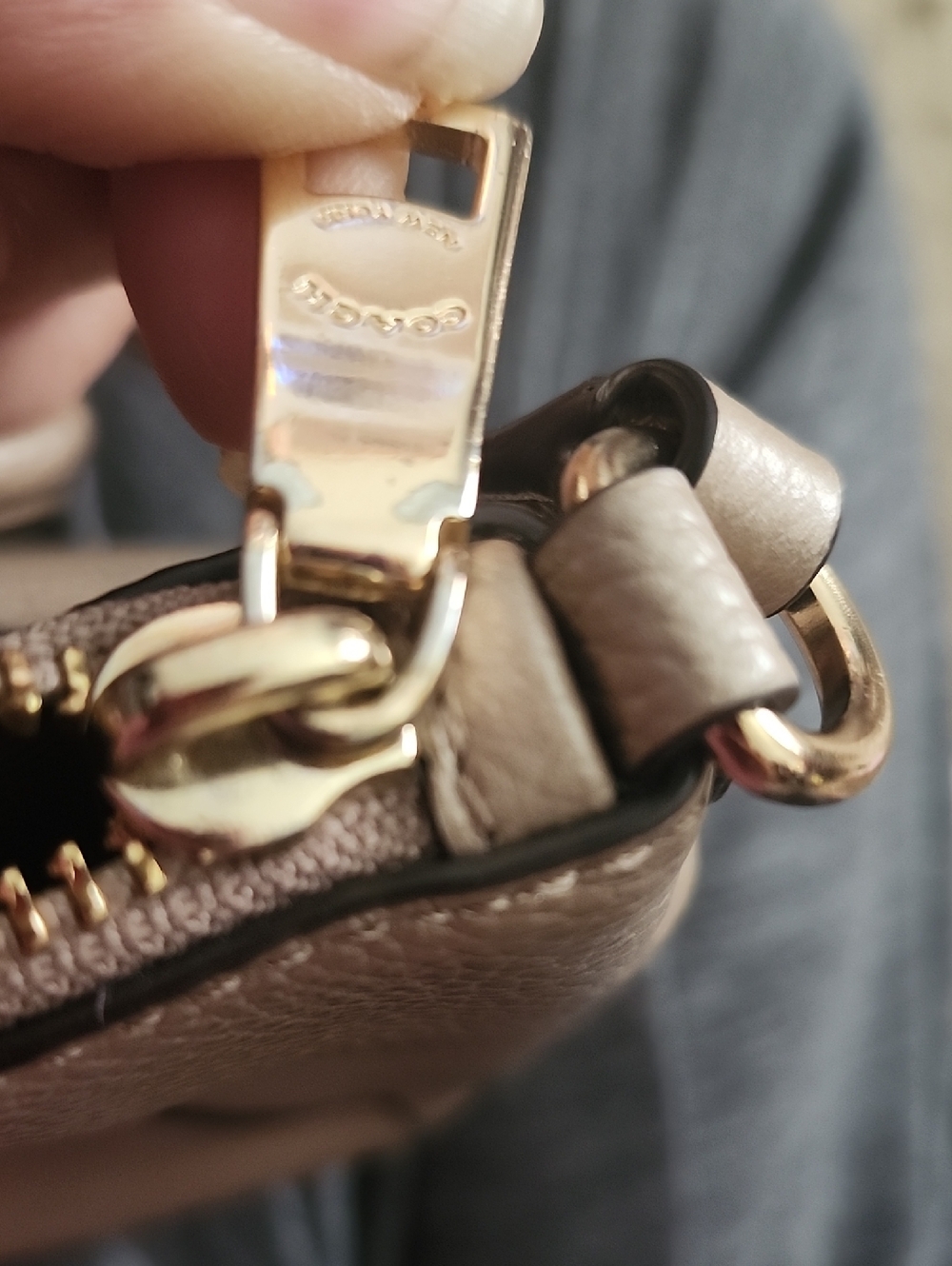 Coach Edie Pebbled Leather Tote 2017 GUC - Picture 7 of 7